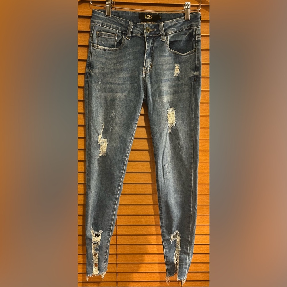 L&B "Lucky and Blessed" Boutique Distressed Skinny Jeans Size 4